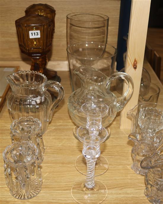 A quantity of mixed glassware